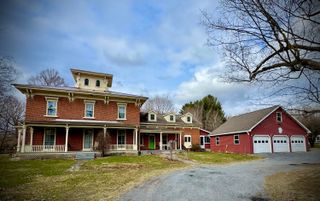 60 Oak Street, Champlain, NY 12919