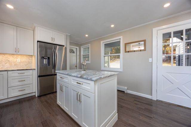 287 North Road, Deerfield, NH 03037