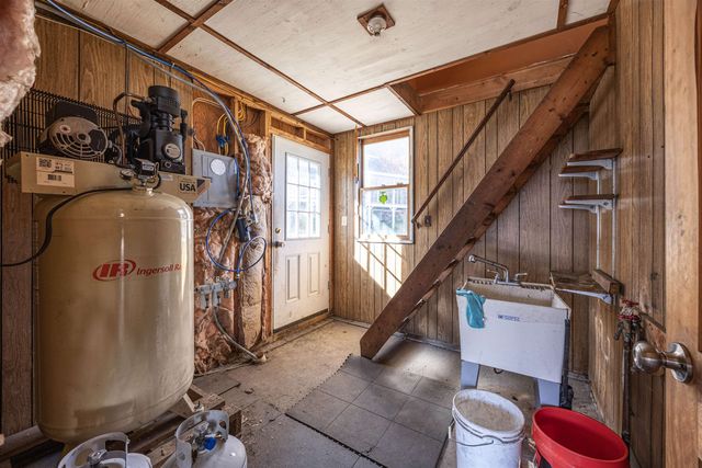 287 North Road, Deerfield, NH 03037