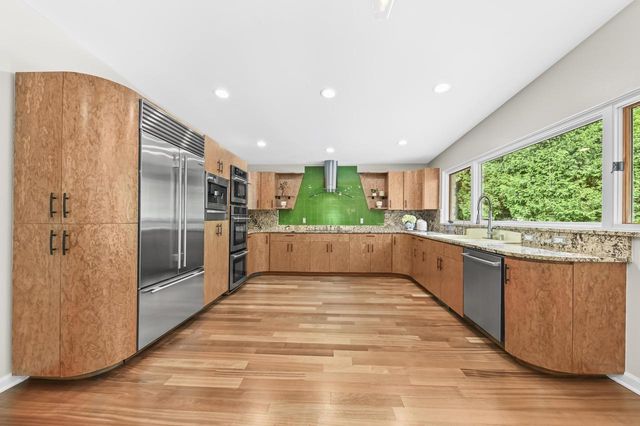 6909 N Belmont LANE, Fox Point, WI 53217