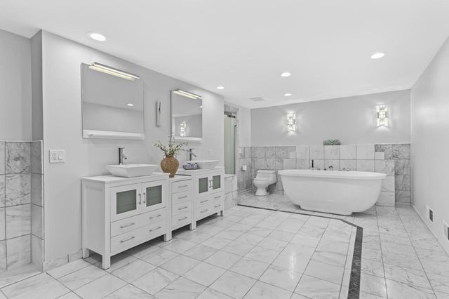 6909 N Belmont LANE, Fox Point, WI 53217