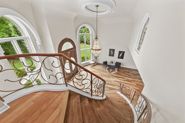 6909 N Belmont LANE, Fox Point, WI 53217
