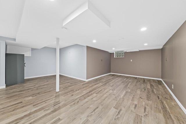 6909 N Belmont LANE, Fox Point, WI 53217