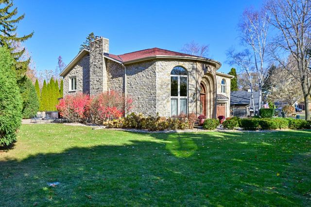 6909 N Belmont LANE, Fox Point, WI 53217