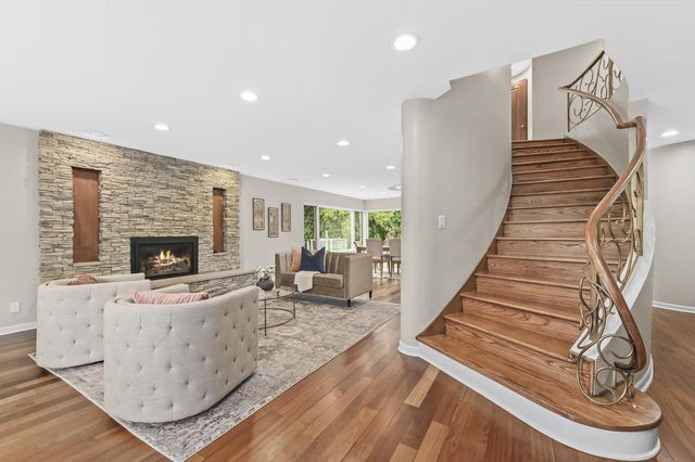 6909 N Belmont LANE, Fox Point, WI 53217