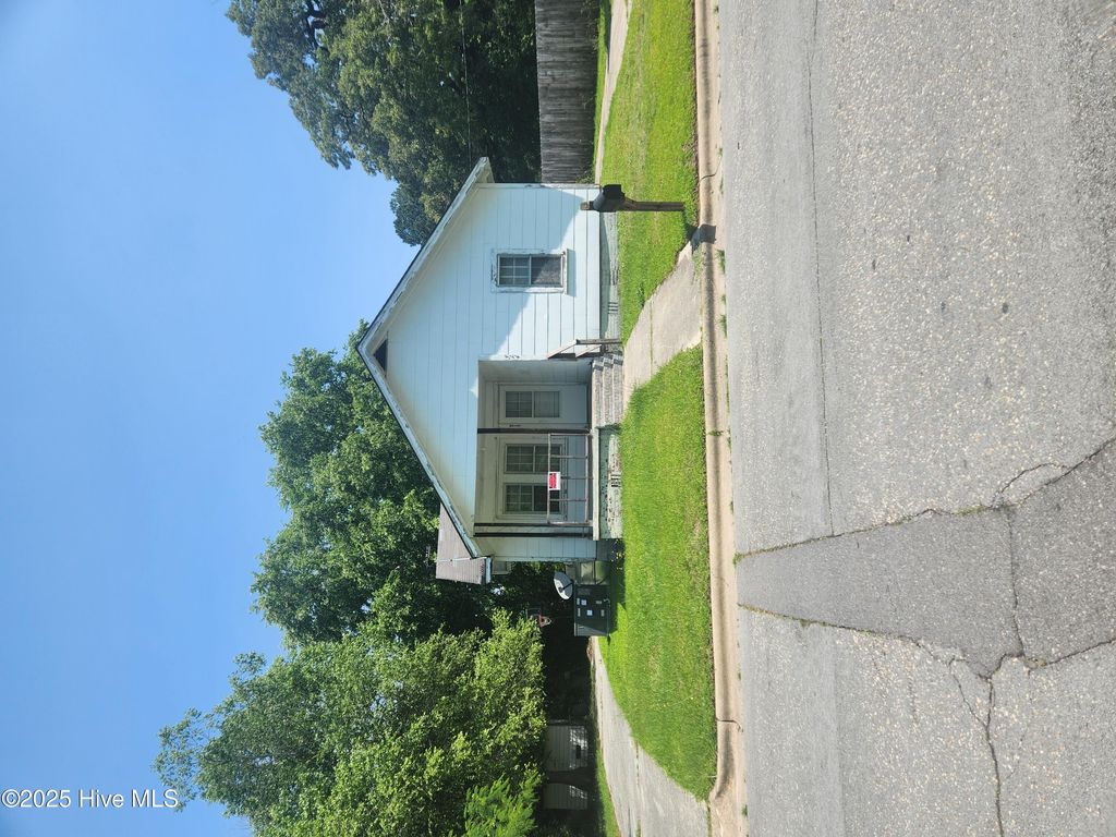 514 Margaret Street, Clinton, NC 28328