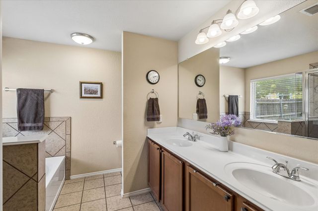 841 Reveille Road, Fort Worth, TX 76108
