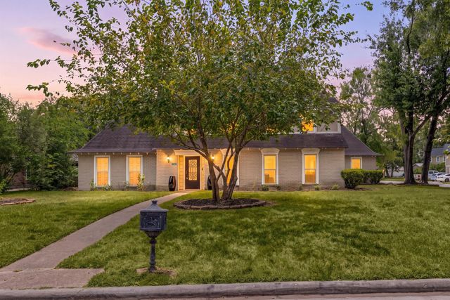 27202 Wells Lane, Conroe, TX 77385