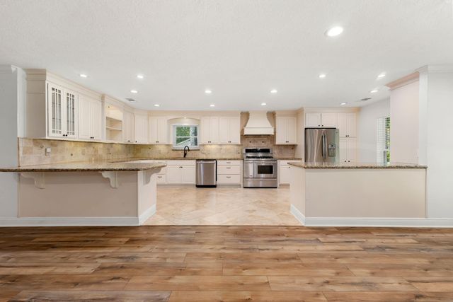 27202 Wells Lane, Conroe, TX 77385