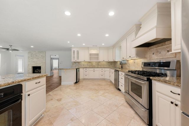 27202 Wells Lane, Conroe, TX 77385