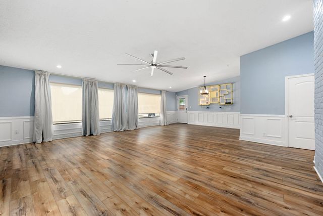 27202 Wells Lane, Conroe, TX 77385