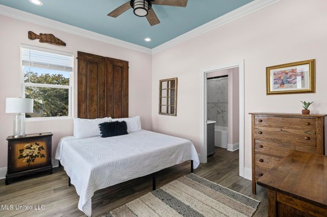 601 E Beach Boulevard, Long Beach, MS 39560