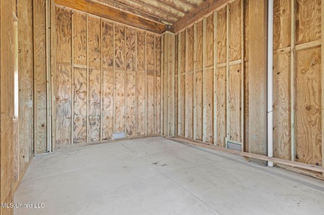 601 E Beach Boulevard, Long Beach, MS 39560