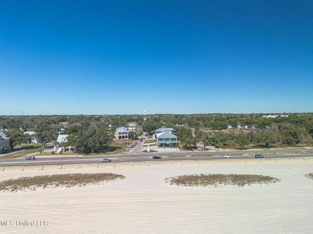 601 E Beach Boulevard, Long Beach, MS 39560
