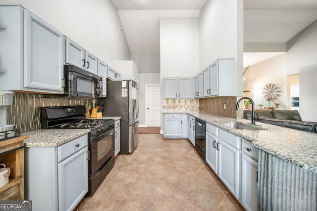 174 Foxtail Pass, Acworth, GA 30101