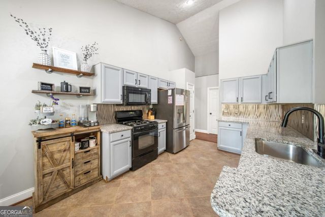 174 Foxtail Pass, Acworth, GA 30101