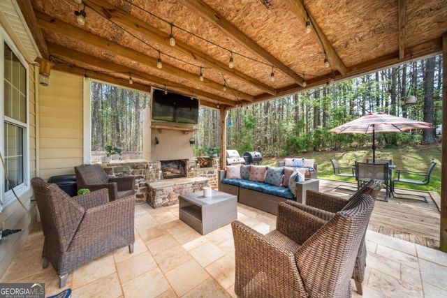 174 Foxtail Pass, Acworth, GA 30101