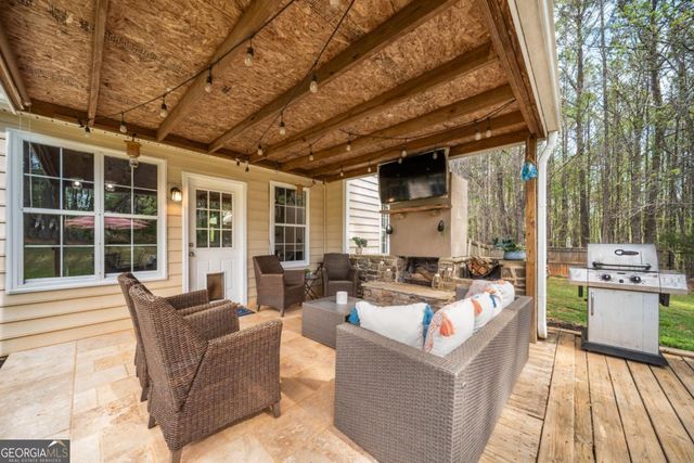 174 Foxtail Pass, Acworth, GA 30101