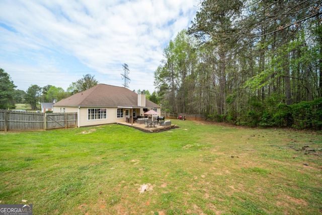 174 Foxtail Pass, Acworth, GA 30101