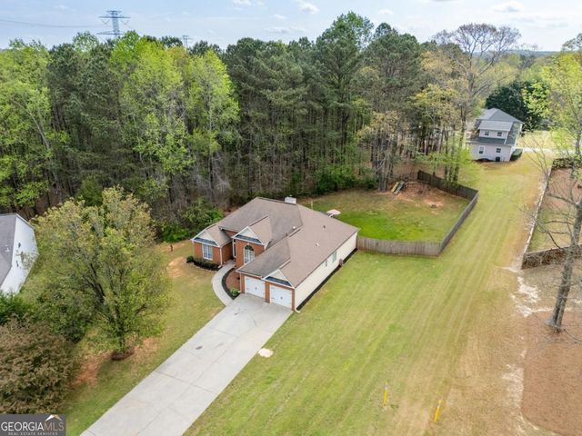 174 Foxtail Pass, Acworth, GA 30101