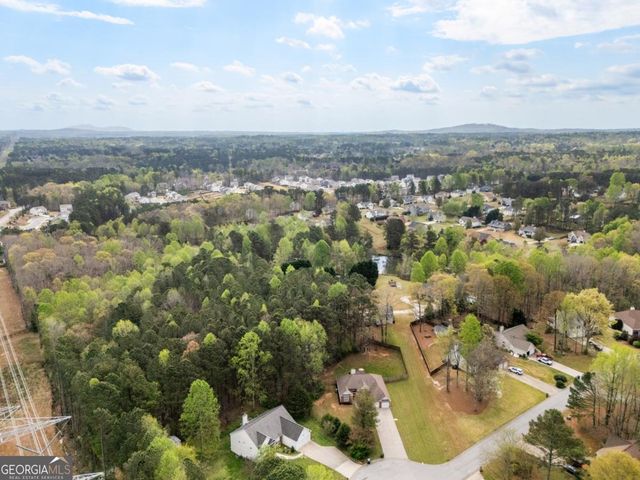 174 Foxtail Pass, Acworth, GA 30101