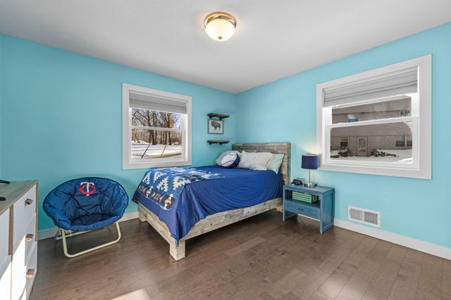 605 Kingsview Lane N, Plymouth, MN 55447