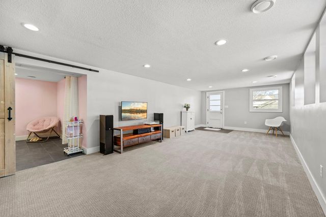 605 Kingsview Lane N, Plymouth, MN 55447