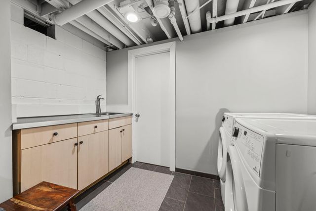 605 Kingsview Lane N, Plymouth, MN 55447