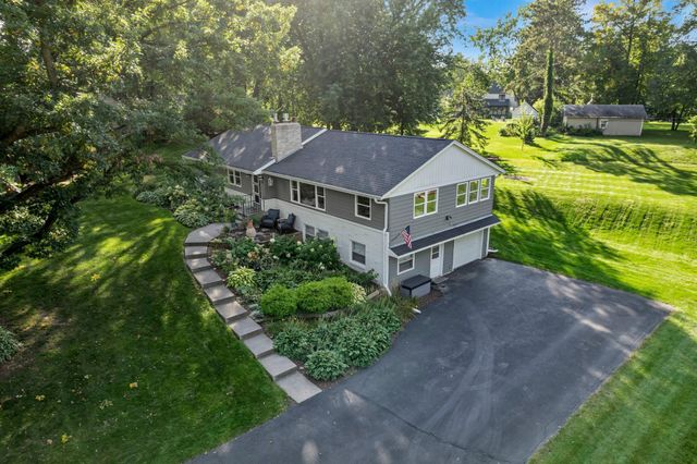 605 Kingsview Lane N, Plymouth, MN 55447