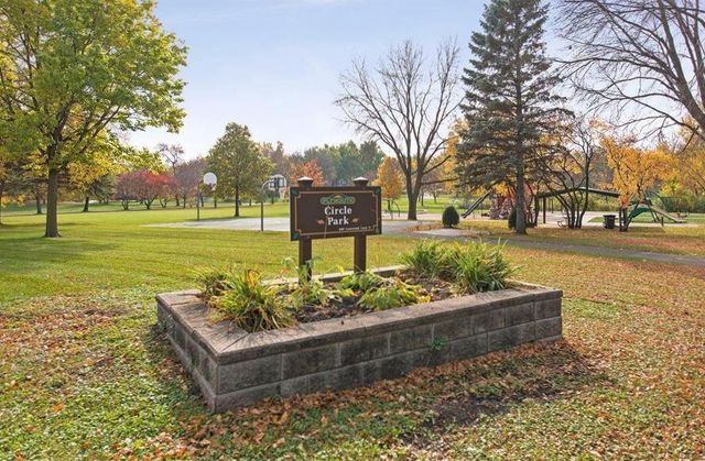 605 Kingsview Lane N, Plymouth, MN 55447