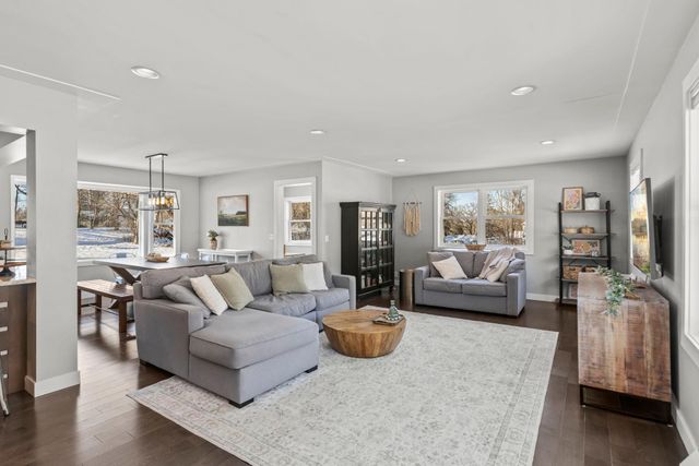 605 Kingsview Lane N, Plymouth, MN 55447