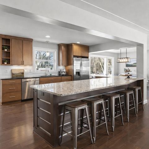 605 Kingsview Lane N, Plymouth, MN 55447