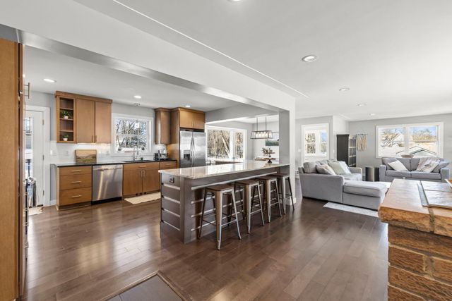 605 Kingsview Lane N, Plymouth, MN 55447