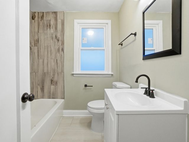 8011 S Dante Avenue, Chicago, IL 60619