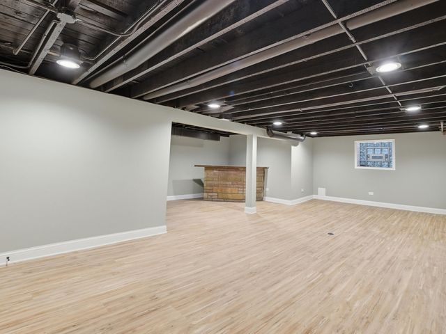 8011 S Dante Avenue, Chicago, IL 60619