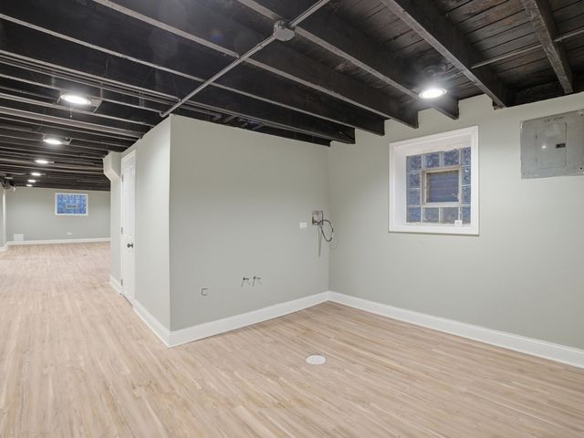 8011 S Dante Avenue, Chicago, IL 60619
