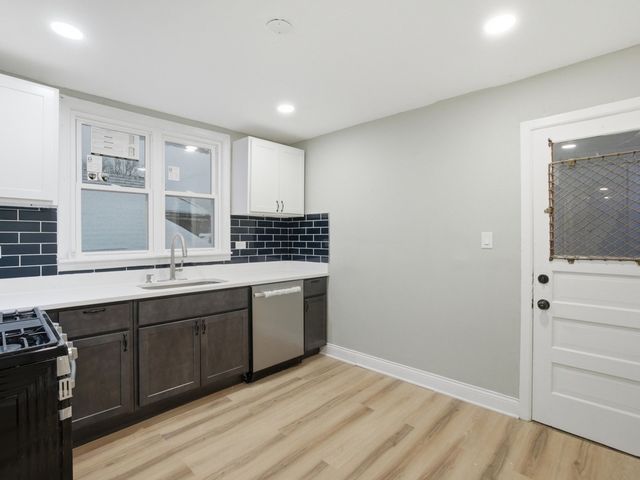 8011 S Dante Avenue, Chicago, IL 60619