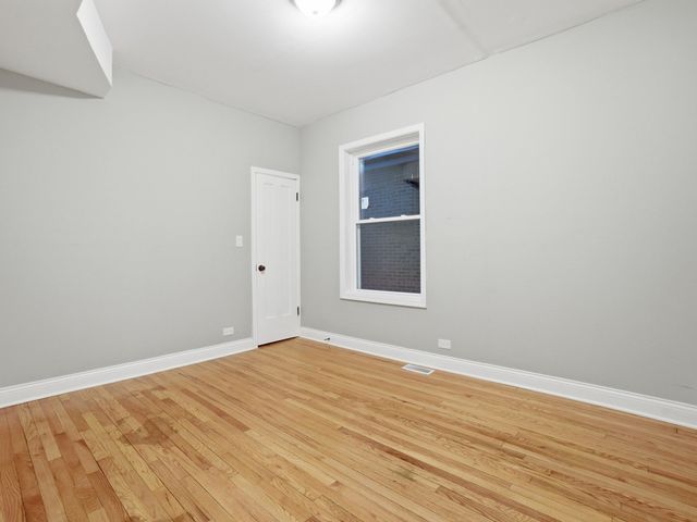 8011 S Dante Avenue, Chicago, IL 60619