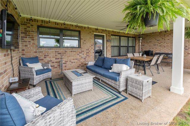 6403 Whispering Way, Charlestown, IN 47111