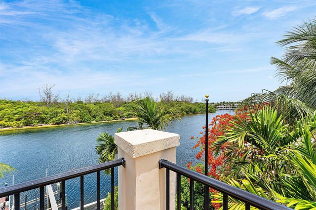 453 NE 19th Avenue, Deerfield Beach, FL 33441