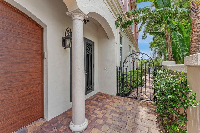 453 NE 19th Avenue, Deerfield Beach, FL 33441