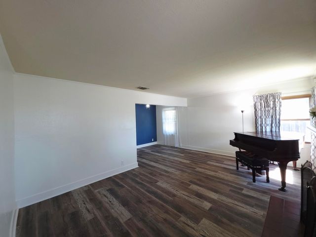 1735 E Princeton Avenue, Fresno, CA 93703