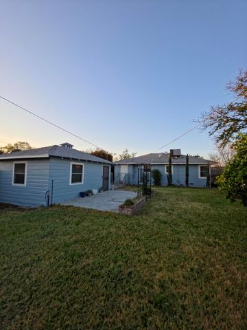 1735 E Princeton Avenue, Fresno, CA 93703