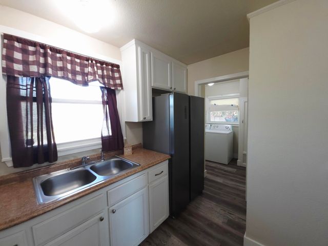 1735 E Princeton Avenue, Fresno, CA 93703