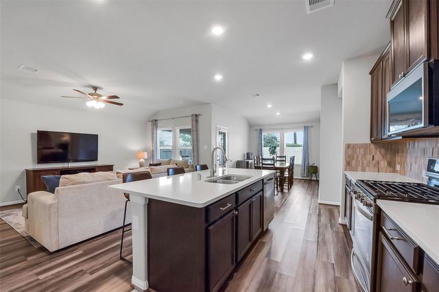 1824 Kingsford Prairie Court, Pearland, TX 77089