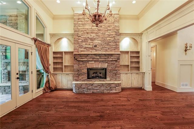 108 Waters Edge Drive, Woodstock, GA 30188