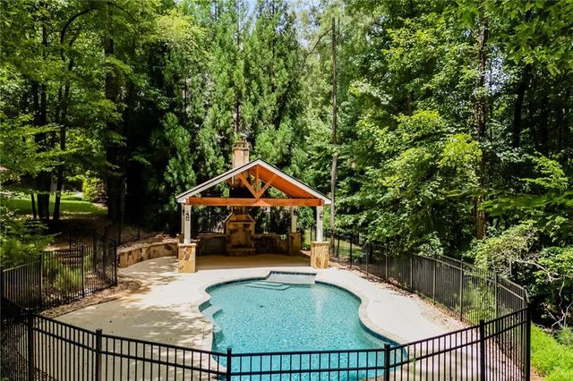 108 Waters Edge Drive, Woodstock, GA 30188