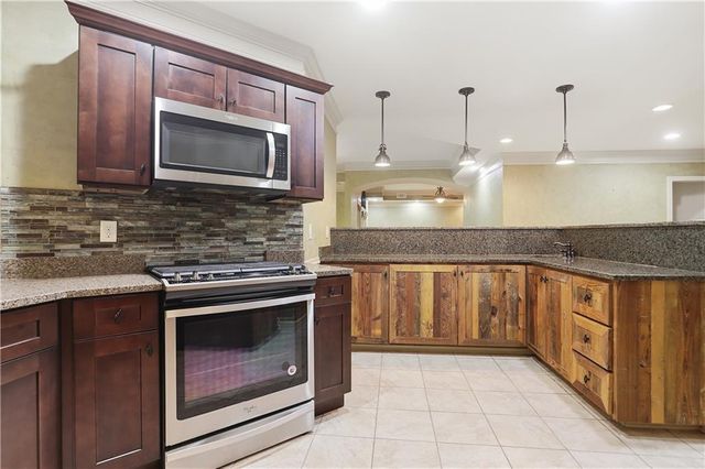 108 Waters Edge Drive, Woodstock, GA 30188