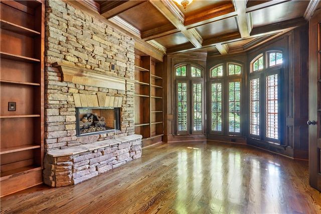108 Waters Edge Drive, Woodstock, GA 30188
