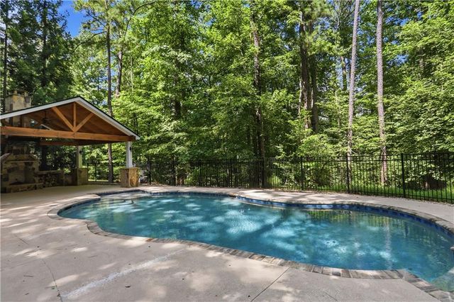 108 Waters Edge Drive, Woodstock, GA 30188